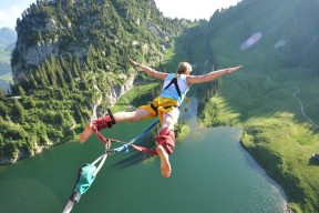 开云官网APP下载-《行业合作模式创新：电竞与旅游、餐饮的跨界融合》，电竞合作案例